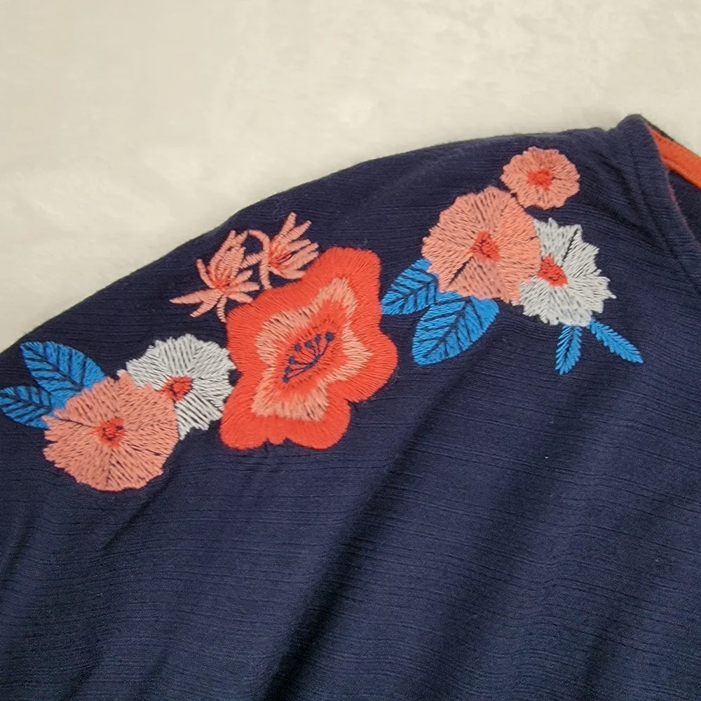 W5 Tie Front Top with Embroidered Flowers - Picture 9 of 11